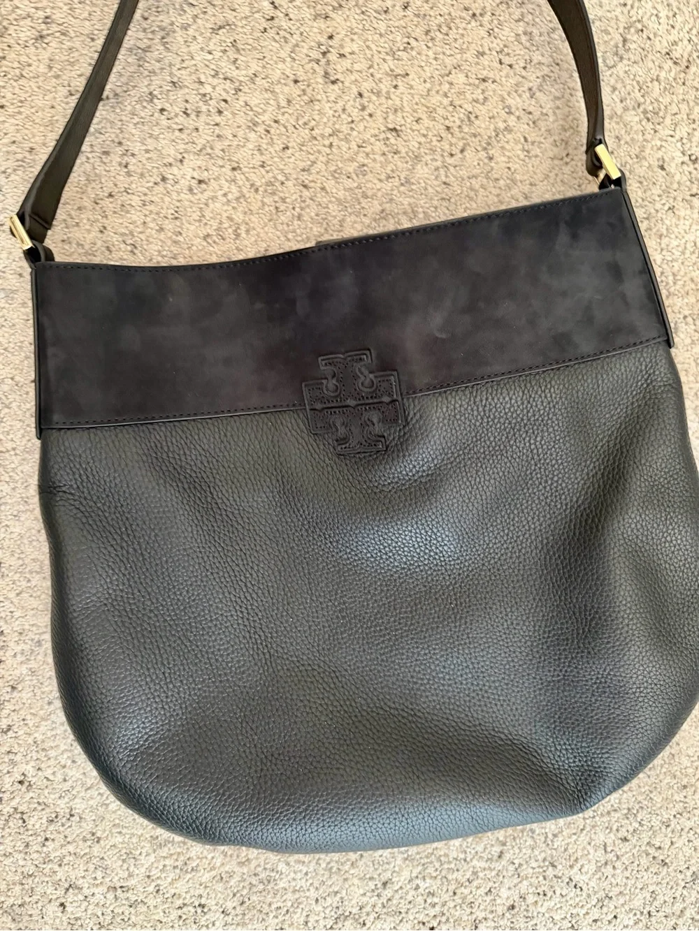 Like New!! Tory Burch Black Leather Shoulder Bag with Logo Accent
